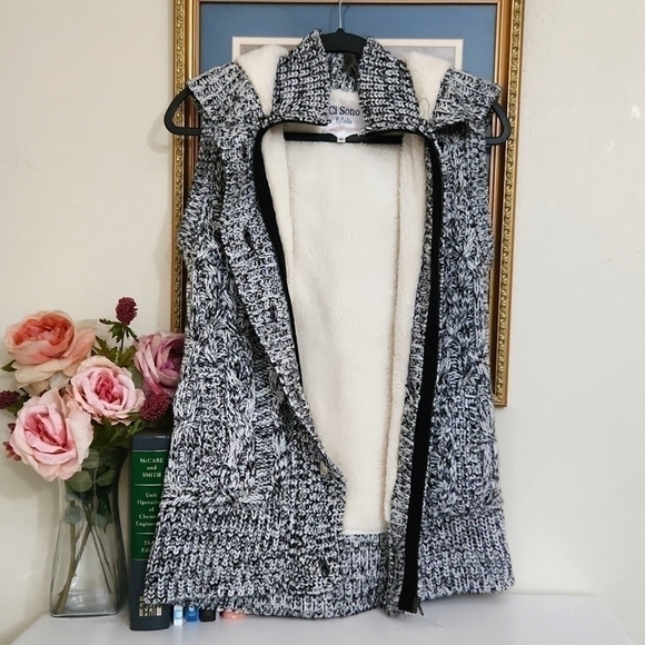 Cavalini Sweater Vest hoodie Super Cozy Zipper and button closure size M Winter - Picture 12 of 12